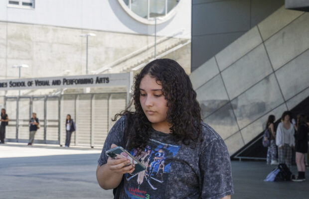 Why do Students Need Cell Phones In School…? Why do Students Need Cell Phones In School…?