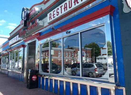 Counter Conversation at MaryAnn’s Diner in Derry NH